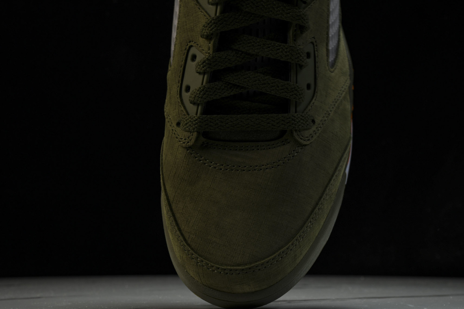 AJ5橄榄绿 尺码40.5-47.5

纯原-Air Jordan 5 Retro“Olive”橄榄绿 