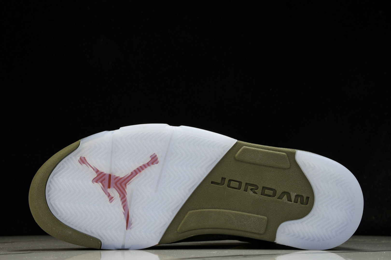 AJ5橄榄绿 尺码40.5-47.5

纯原-Air Jordan 5 Retro“Olive”橄榄绿 