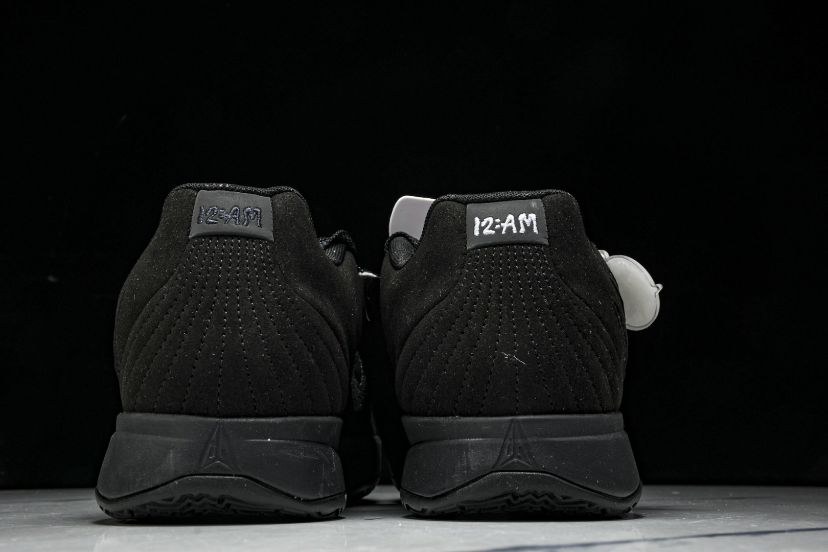 Ja2 尺码39-46

纯原版出品-Ja 2 Stargazer 莫兰特二代 实战篮球鞋 IB3860