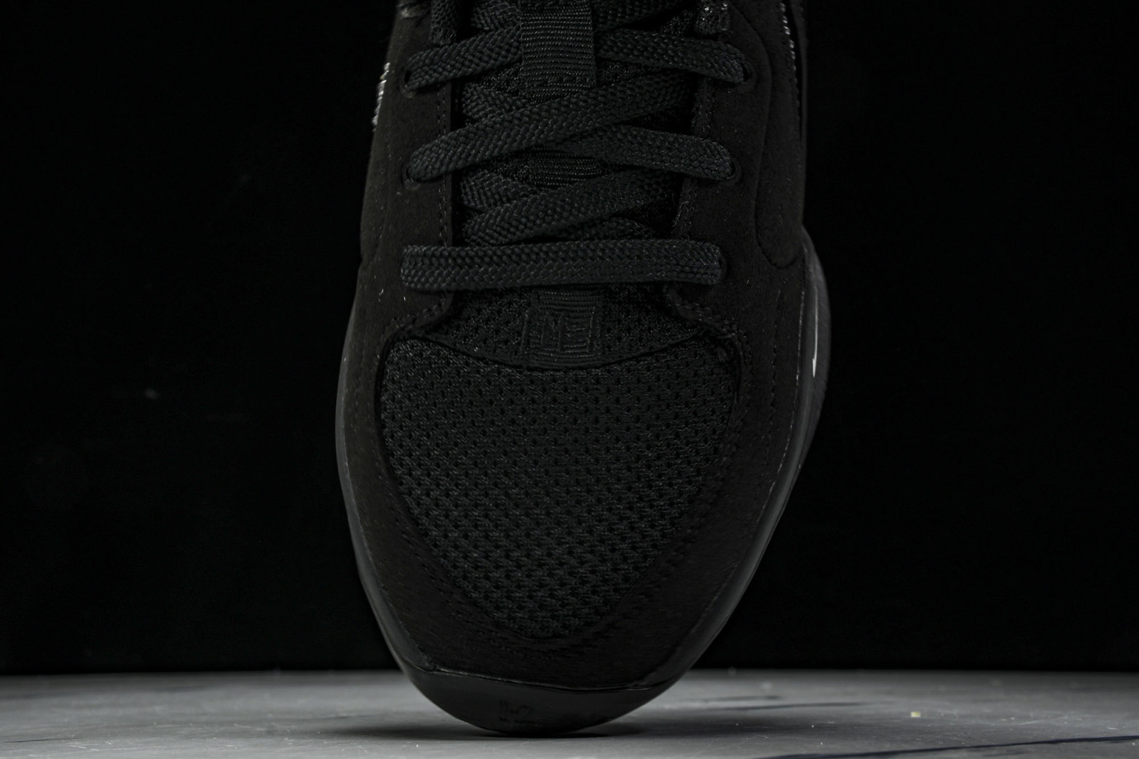 Ja2 尺码39-46

纯原版出品-Ja 2 Stargazer 莫兰特二代 实战篮球鞋 IB3860