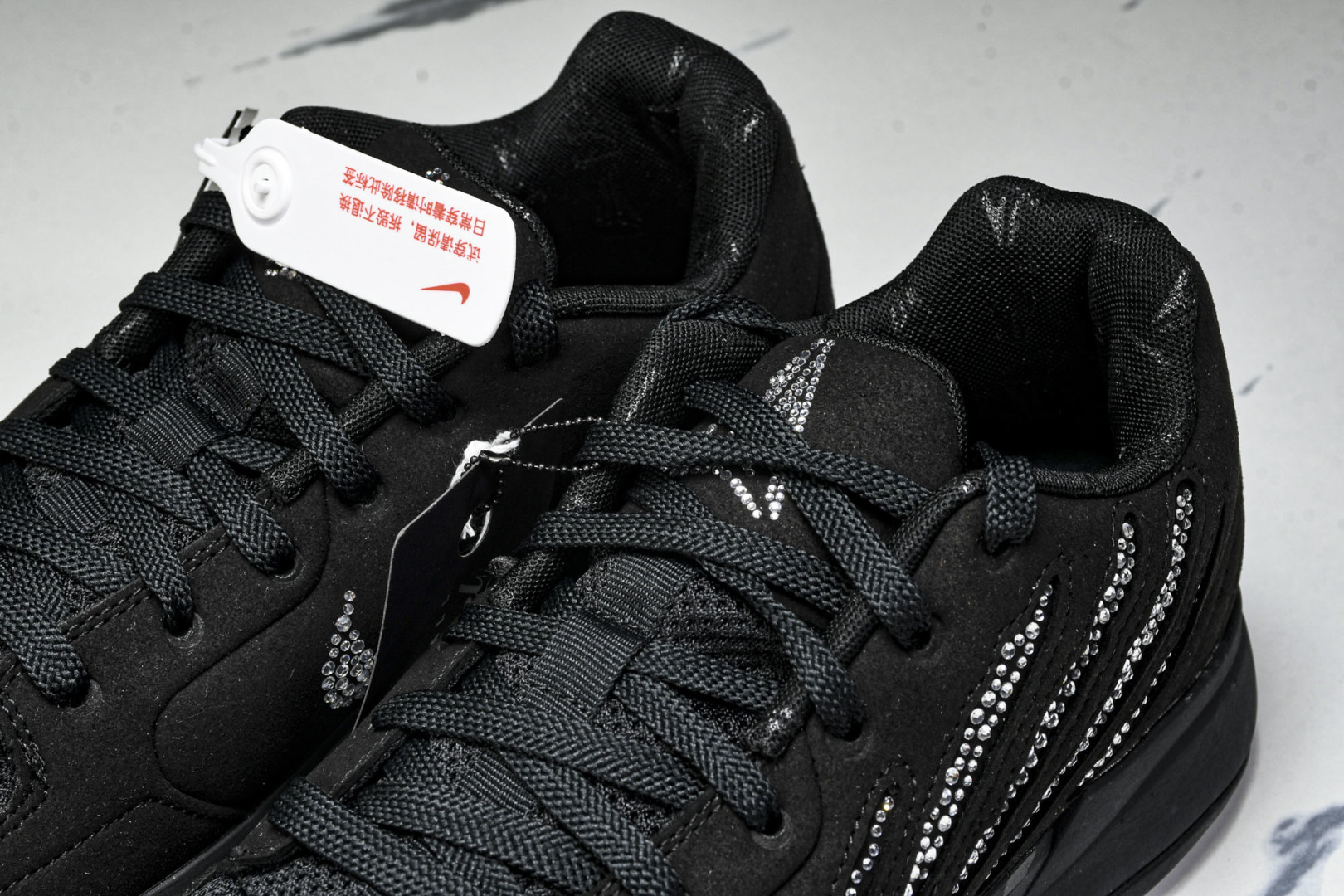 Ja2 尺码39-46

纯原版出品-Ja 2 Stargazer 莫兰特二代 实战篮球鞋 IB3860