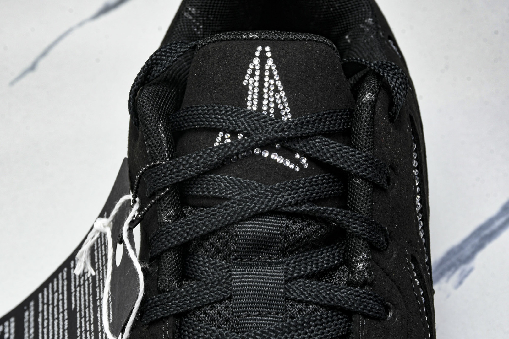 Ja2 尺码39-46

纯原版出品-Ja 2 Stargazer 莫兰特二代 实战篮球鞋 IB3860