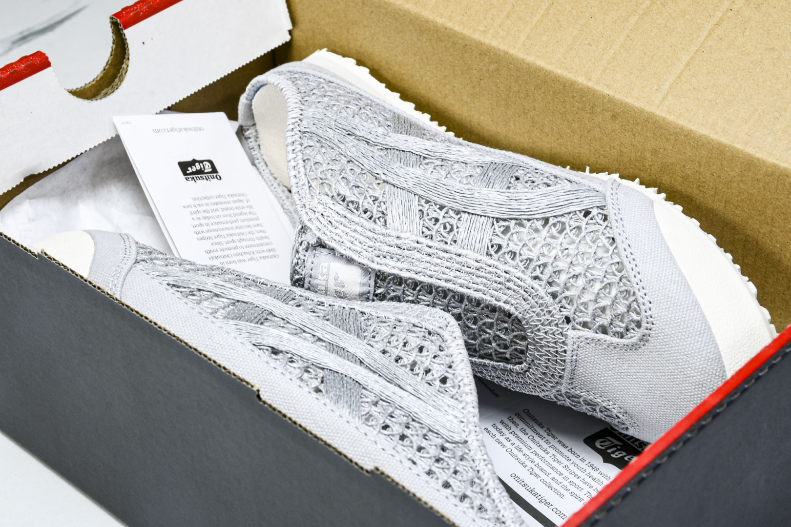 Tiger 尺码35-45

纯原版出品-Onitsuka Tiger鬼塚虎 Mexico 66 Sab
