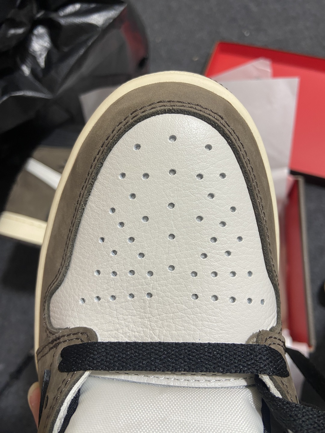 AJ1高帮倒钩 鬼脸 尺码40.5-48.5

纯原版出品-Air Jordan 1 Travis Sc