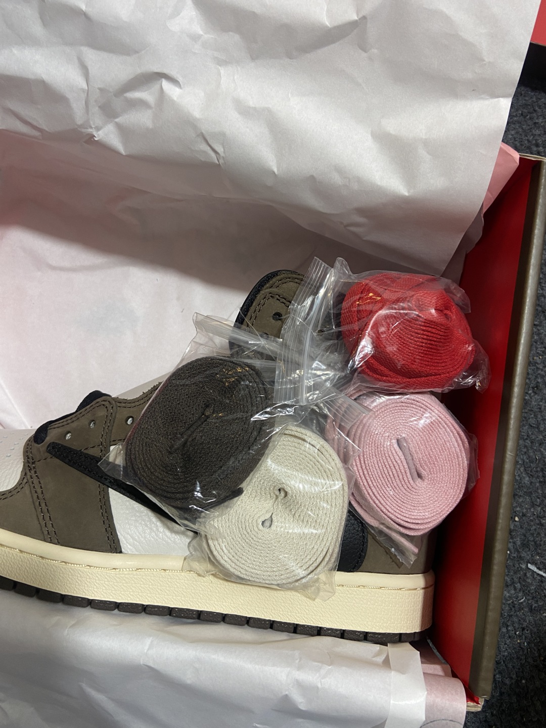AJ1高帮倒钩 鬼脸 尺码40.5-48.5

纯原版出品-Air Jordan 1 Travis Sc
