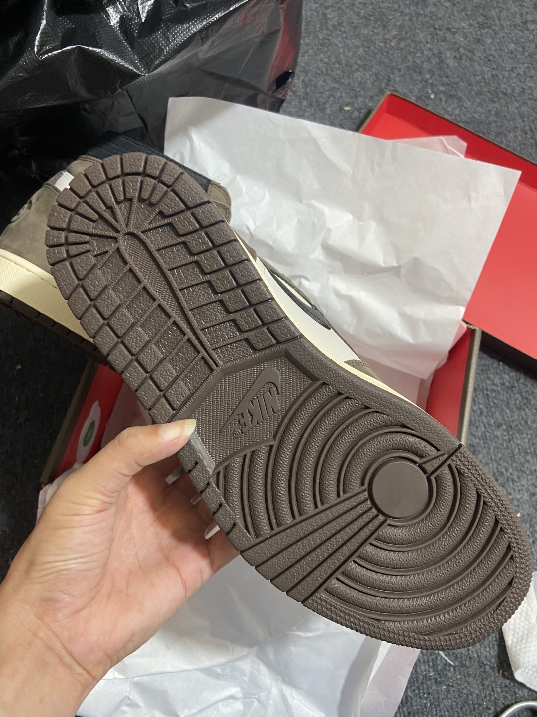 AJ1高帮倒钩 鬼脸 尺码40.5-48.5

纯原版出品-Air Jordan 1 Travis Sc