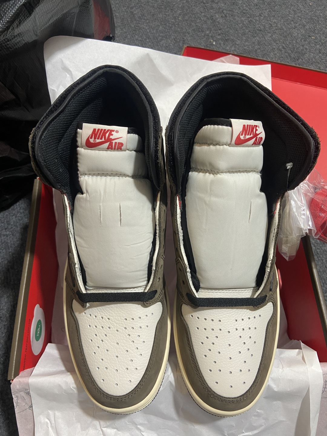 AJ1高帮倒钩 鬼脸 尺码40.5-48.5

纯原版出品-Air Jordan 1 Travis Sc