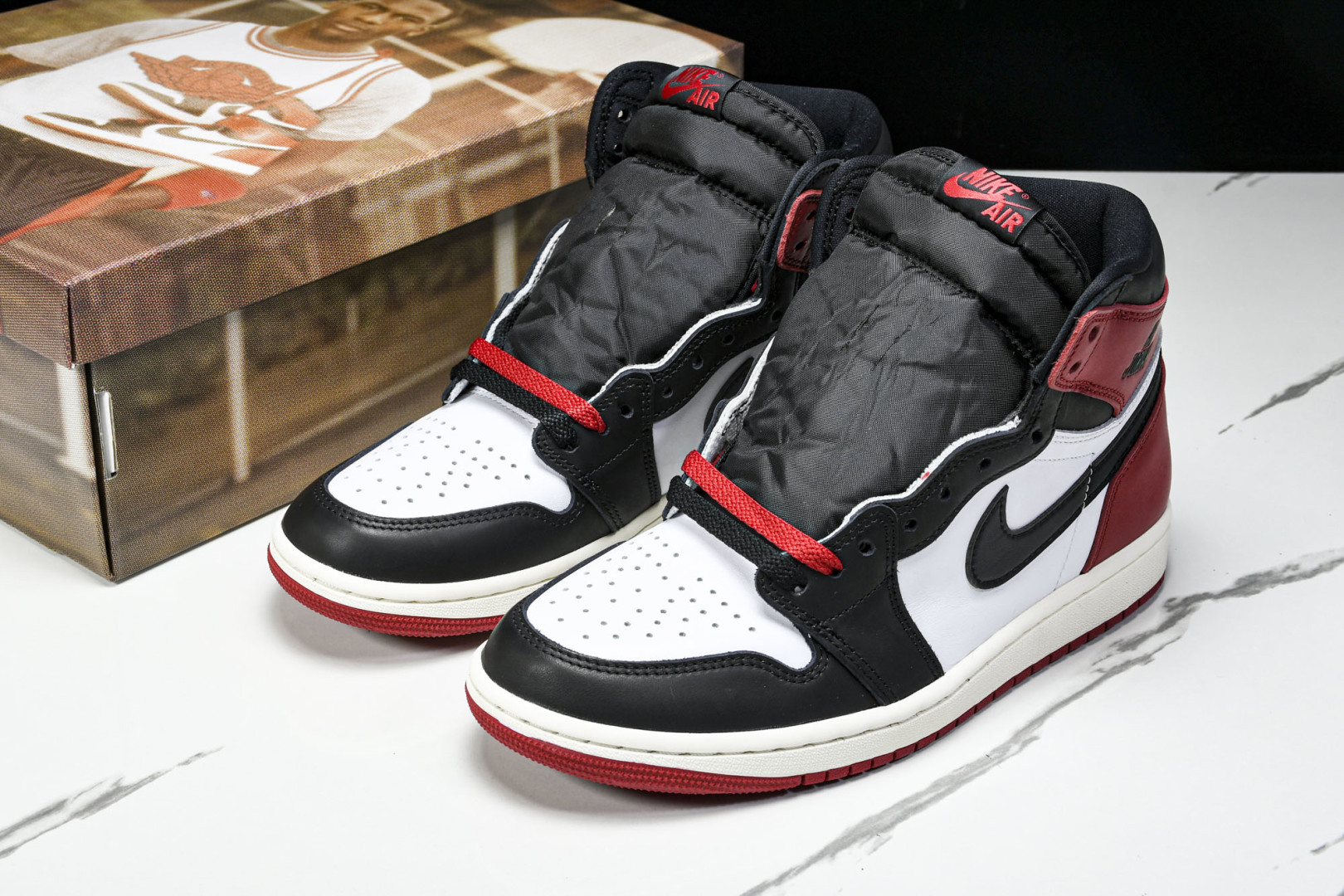 AJ1高帮 尺码40.5-47.5

纯原版出品-Air Jordan 1 Retro High OG 