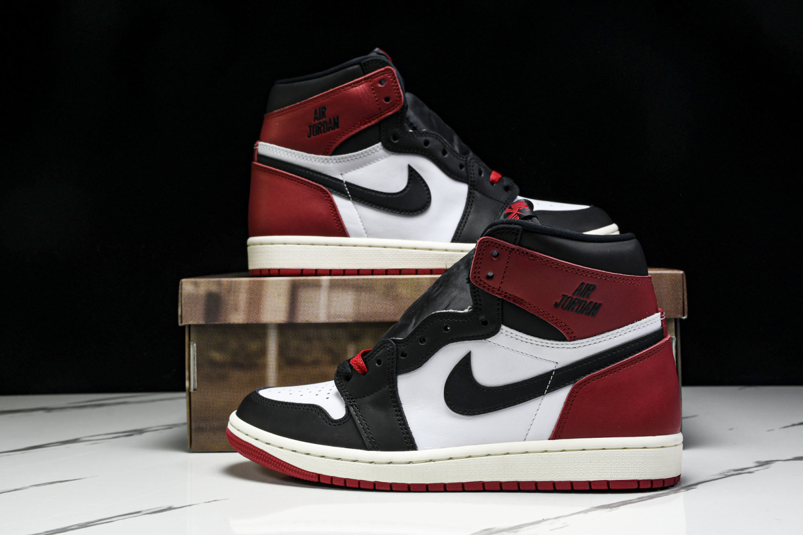 AJ1高帮 尺码40.5-47.5

纯原版出品-Air Jordan 1 Retro High OG 