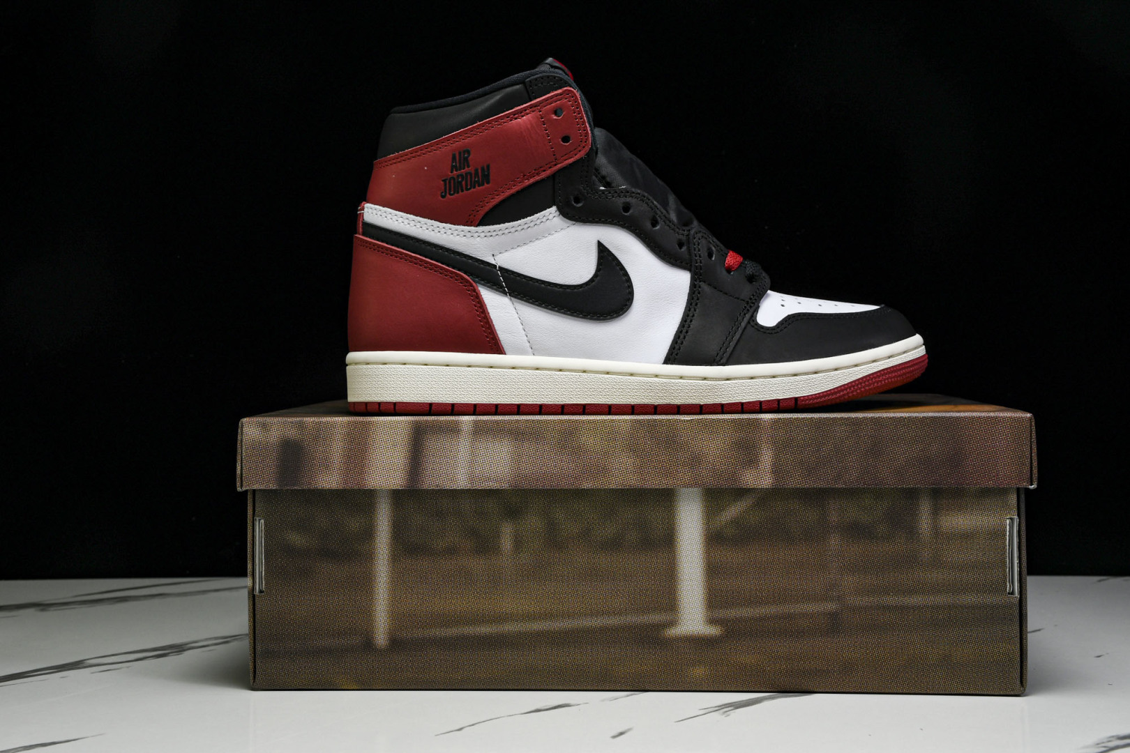 AJ1高帮 尺码40.5-47.5

纯原版出品-Air Jordan 1 Retro High OG 