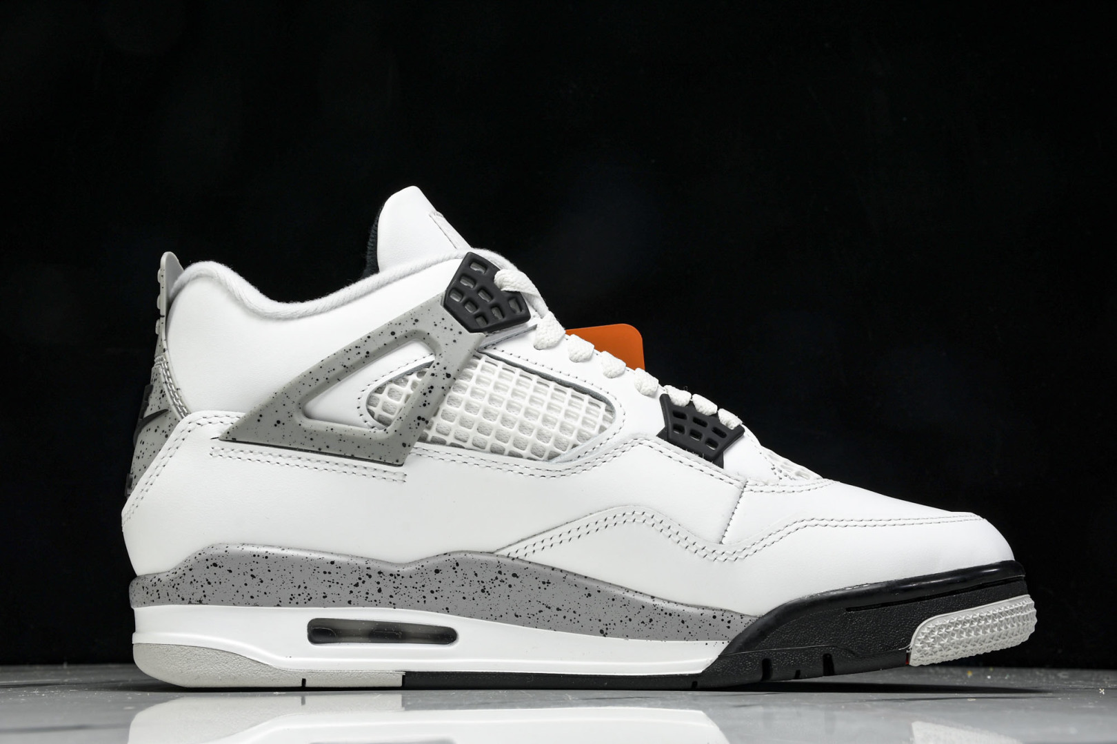 AJ4白水泥 尺码40.5-48.5

纯原出品-Air Jordan 4 Retro White Ce