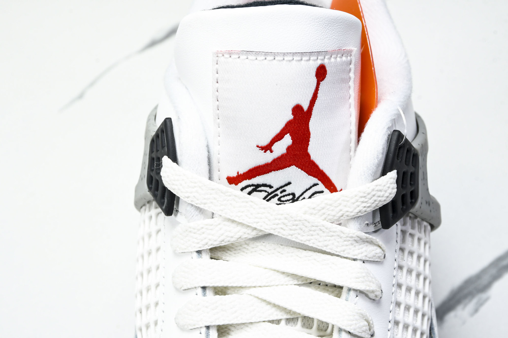 AJ4白水泥 尺码40.5-48.5

纯原出品-Air Jordan 4 Retro White Ce
