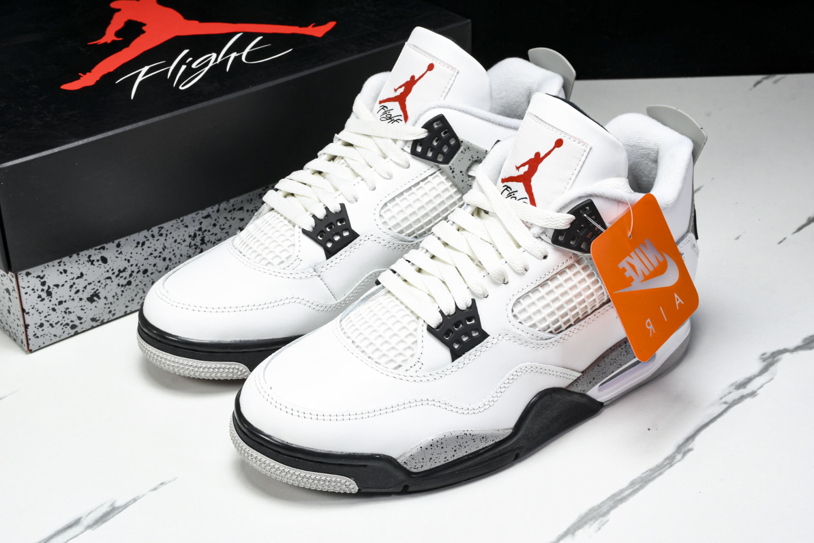 AJ4白水泥 尺码40.5-48.5

纯原出品-Air Jordan 4 Retro White Ce