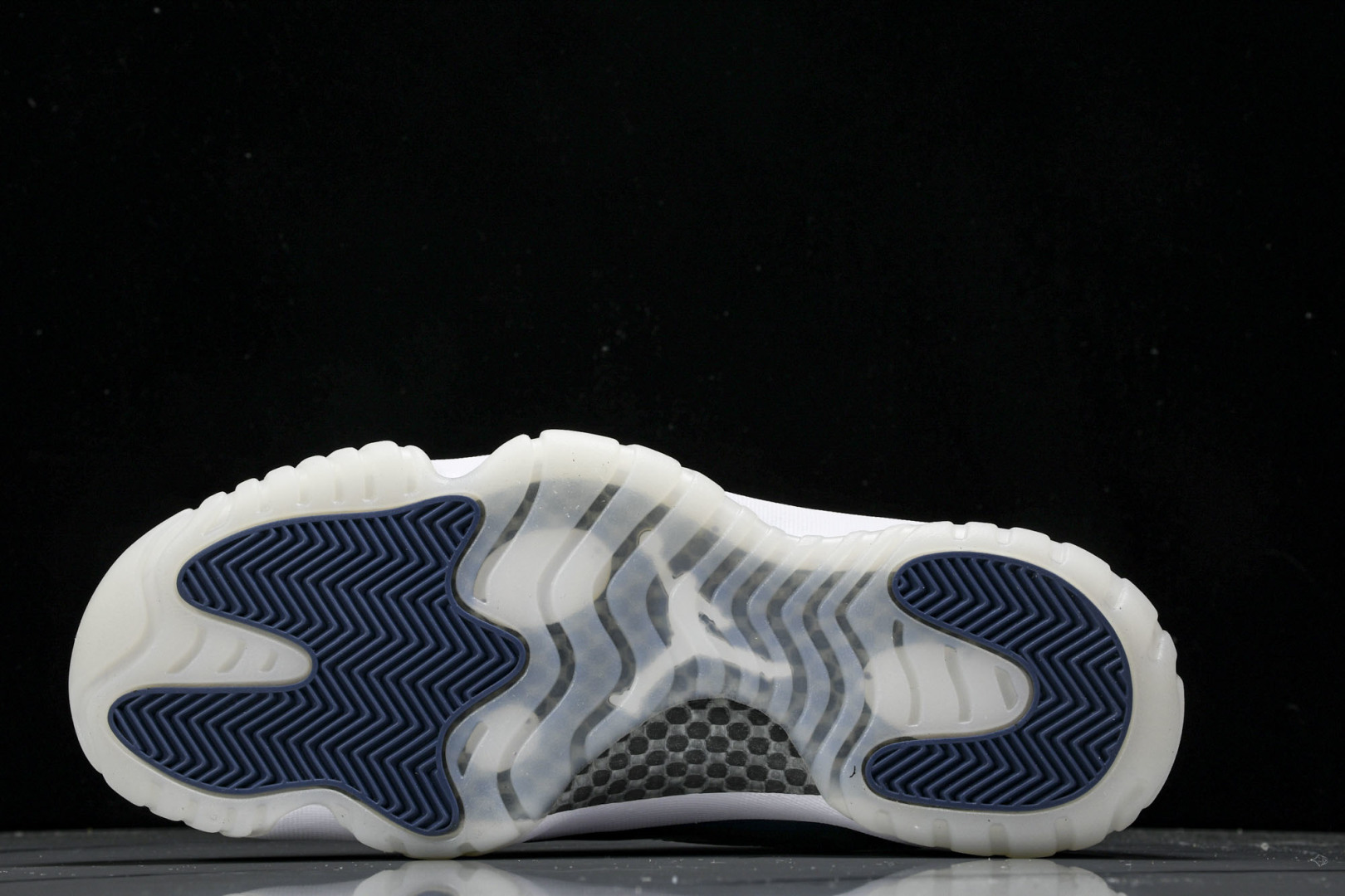 AJ11白蓝 尺码40-48.5

纯原版出品-Air Jordan 11 Low“Diffused B