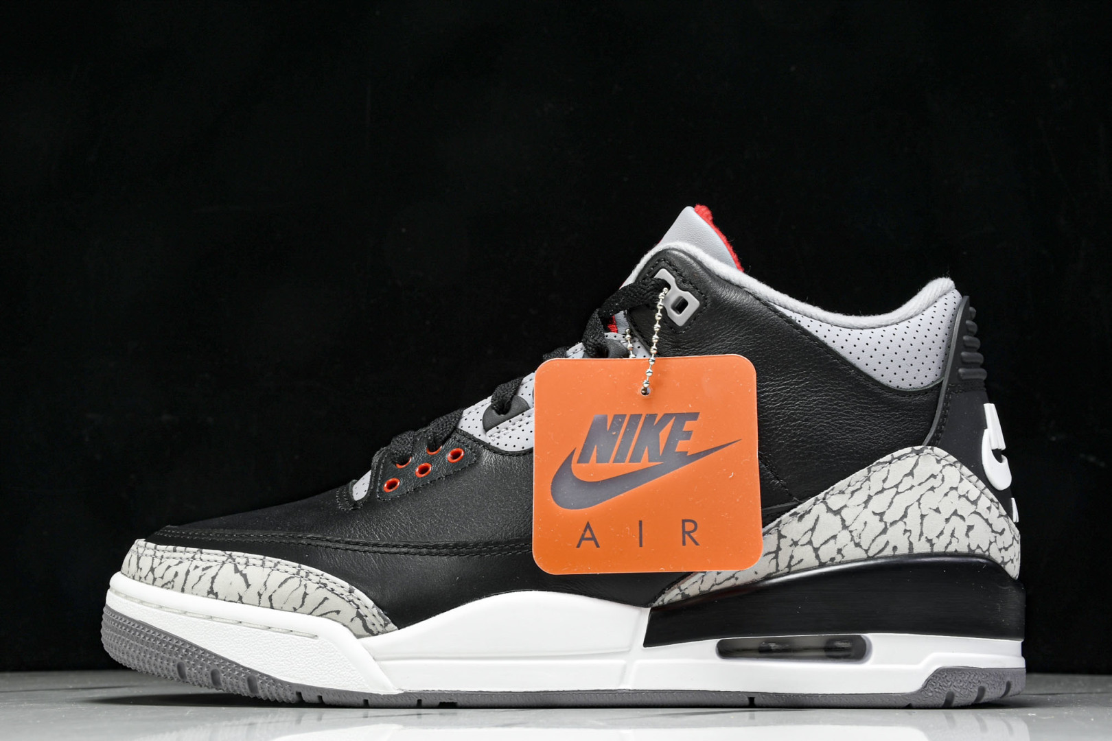 AJ3 尺码40-48.5

纯原版出品-Air Jordan 3 Retro OG Black Cem