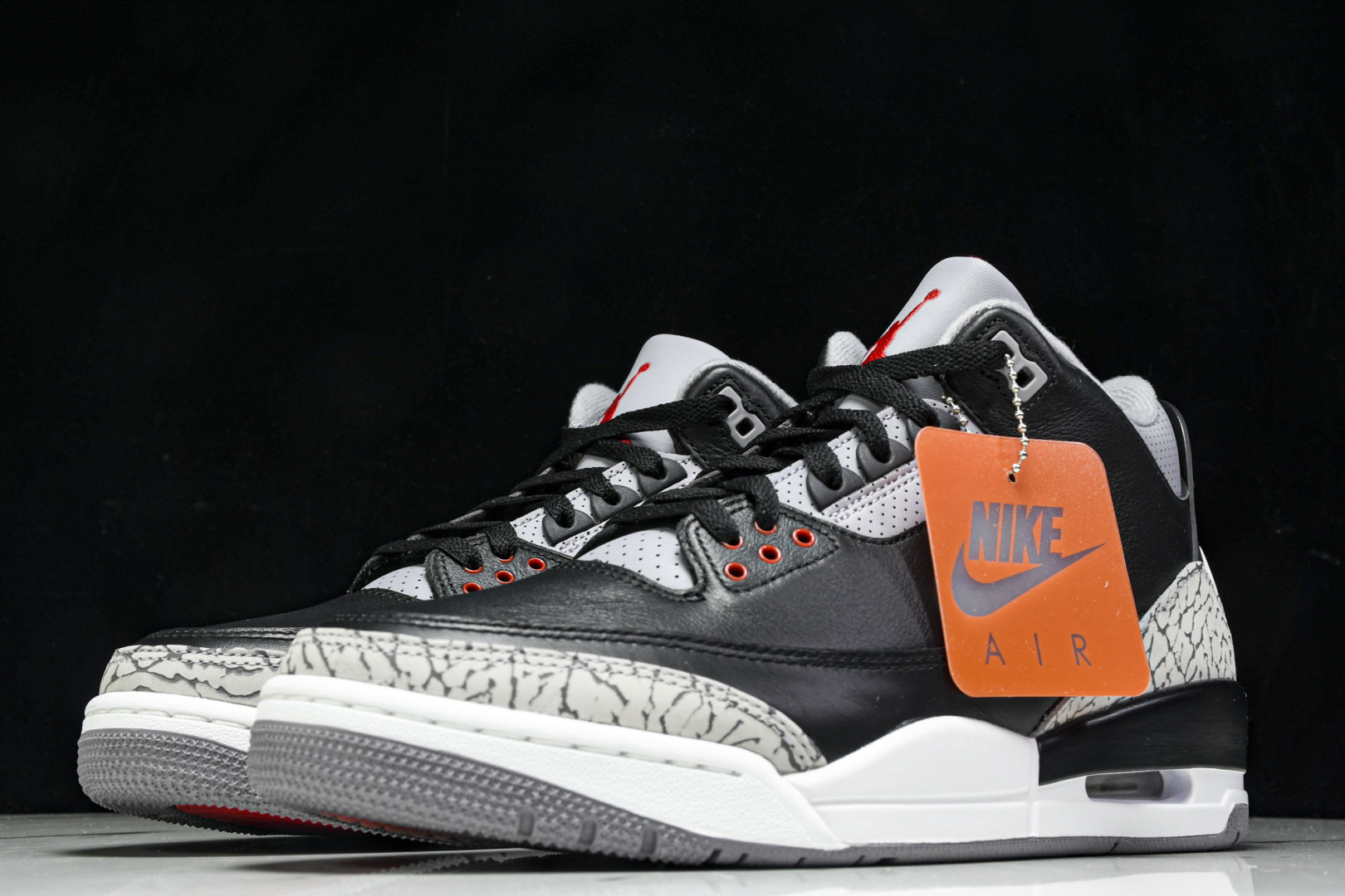 AJ3 尺码40-48.5

纯原版出品-Air Jordan 3 Retro OG Black Cem