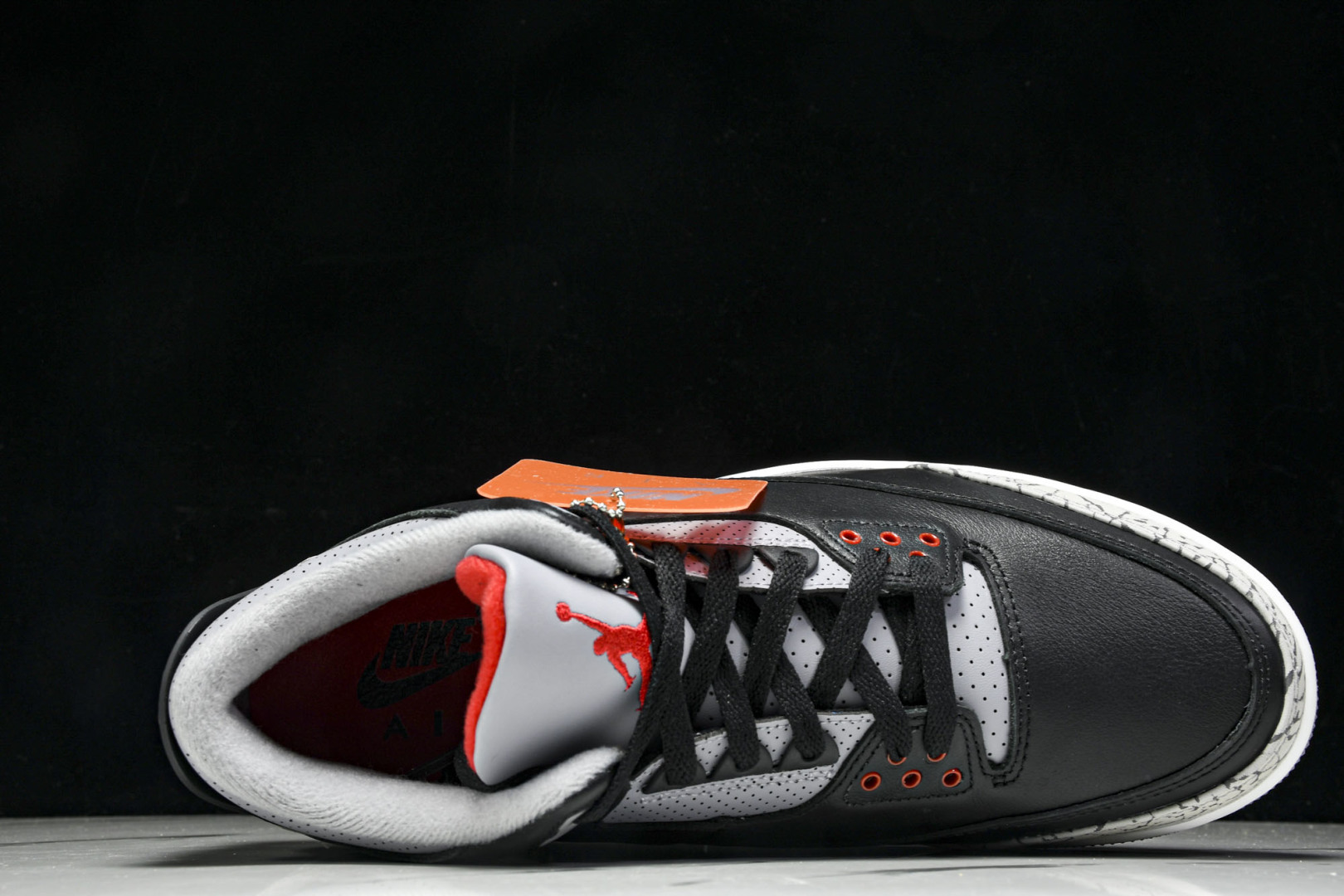 AJ3 尺码40-48.5

纯原版出品-Air Jordan 3 Retro OG Black Cem