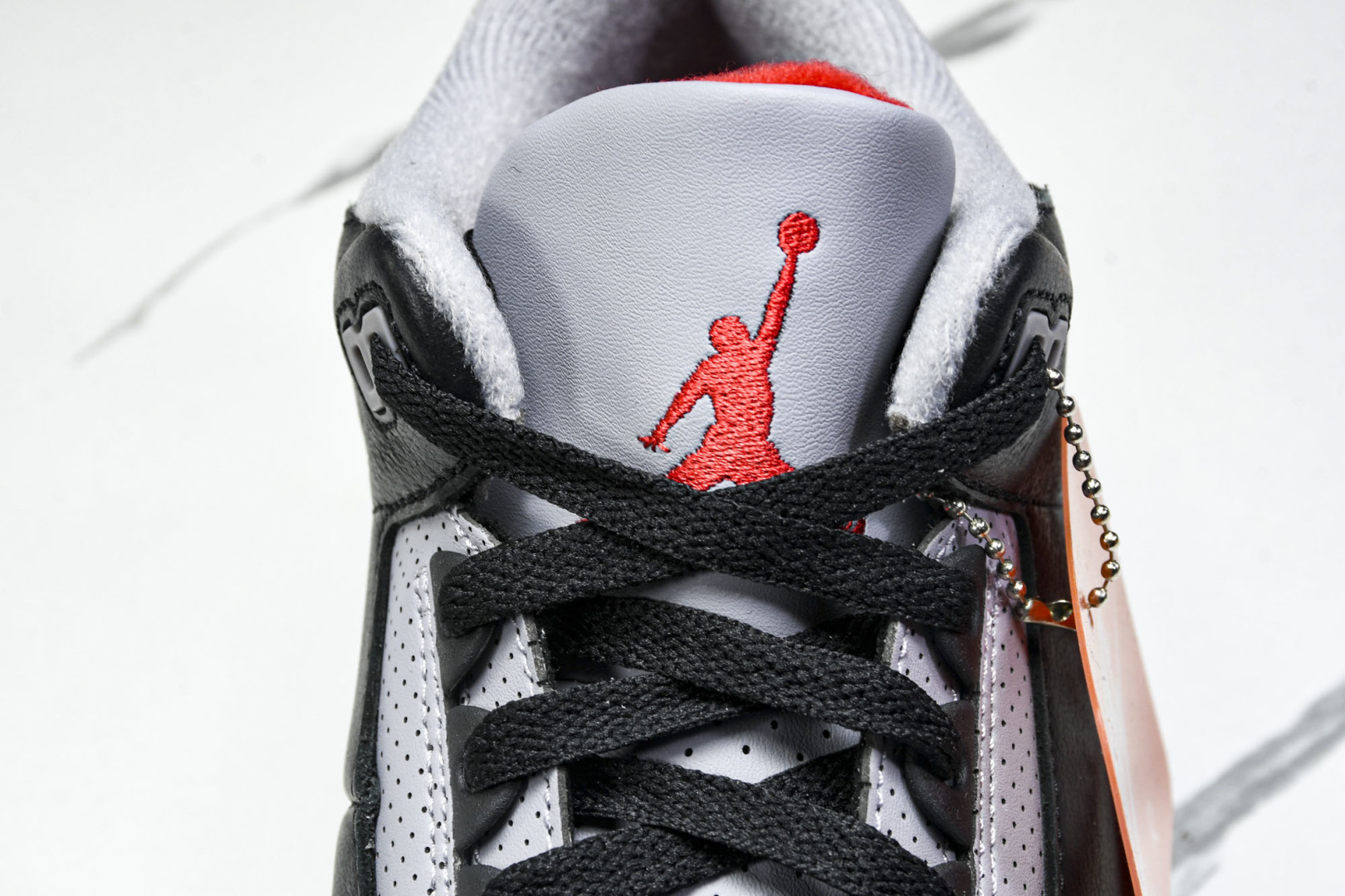 AJ3 尺码40-48.5

纯原版出品-Air Jordan 3 Retro OG Black Cem