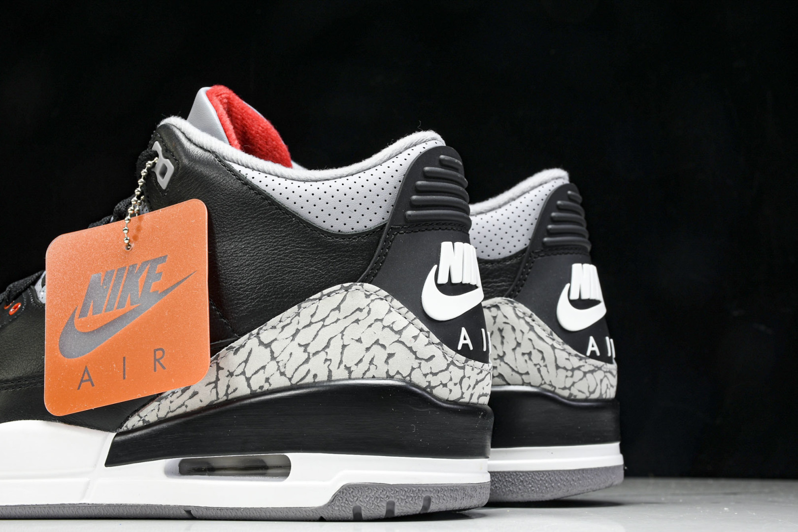 AJ3 尺码40-48.5

纯原版出品-Air Jordan 3 Retro OG Black Cem