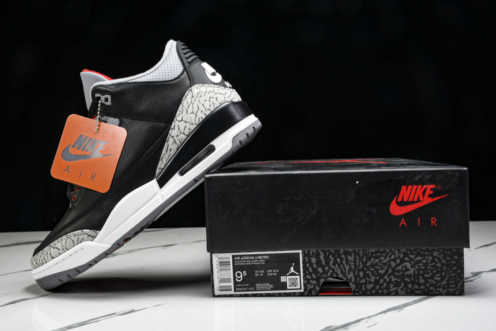 AJ3 尺码40-48.5

纯原版出品-Air Jordan 3 Retro OG Black Cem