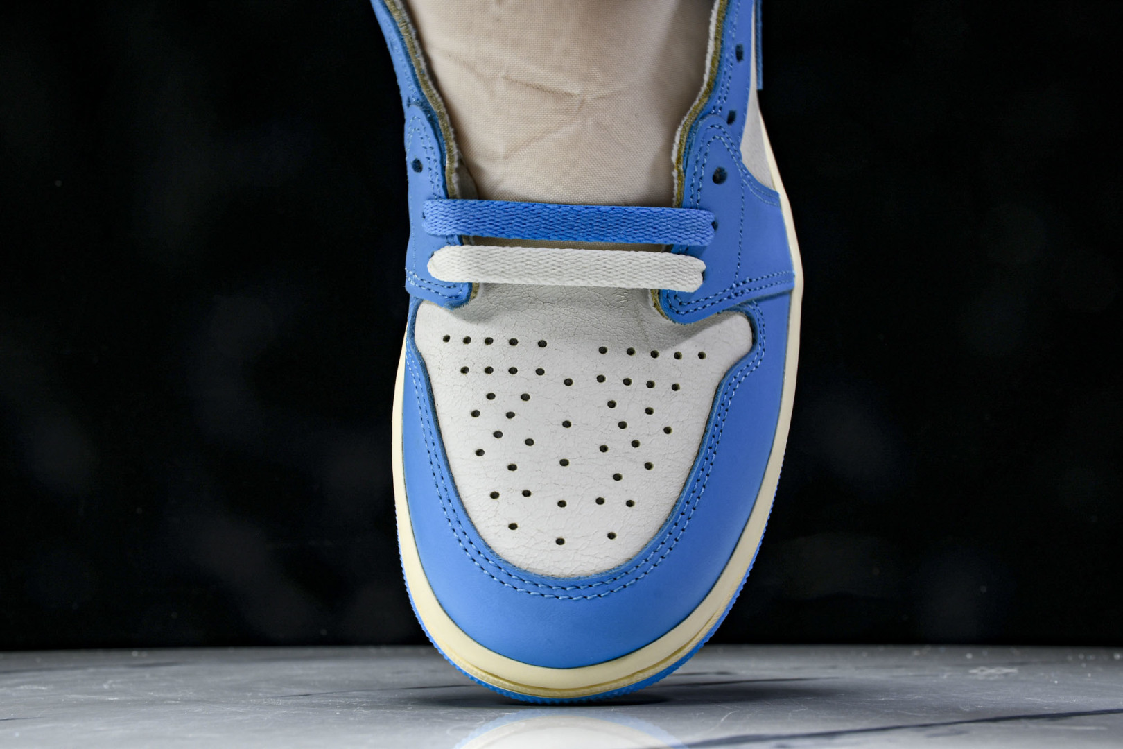 AJ1高帮 尺码40-48.5

纯原版出品-Air Jordan 1 Retro High OG UN