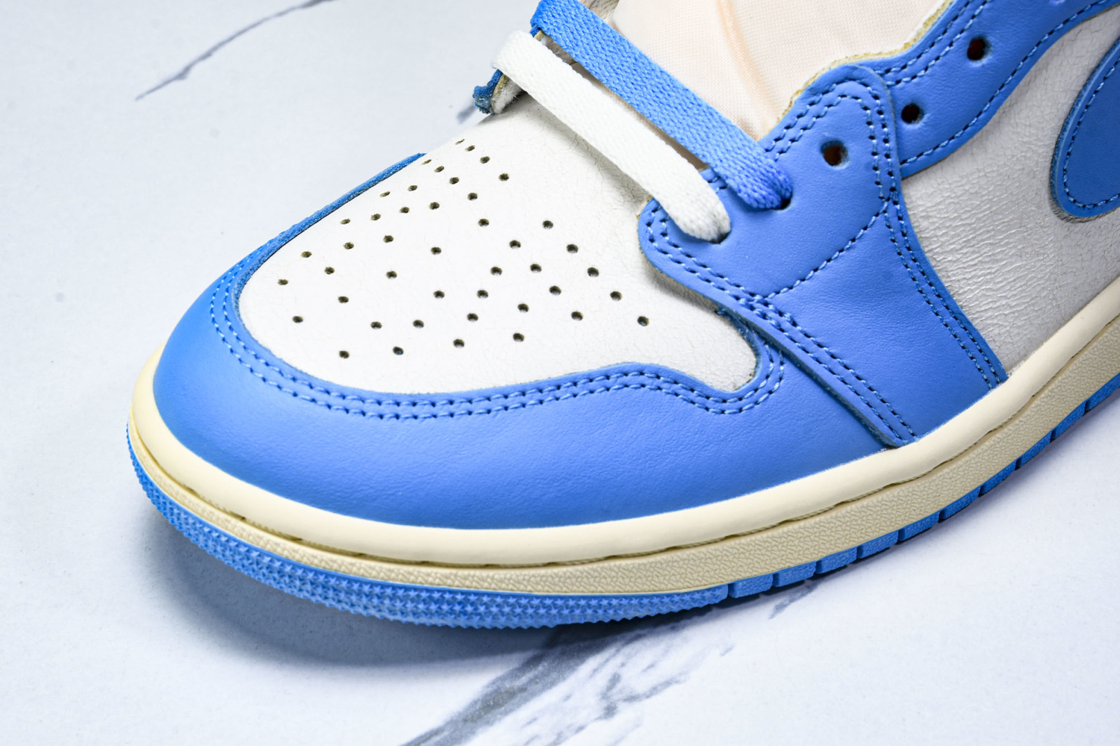 AJ1高帮 尺码40-48.5

纯原版出品-Air Jordan 1 Retro High OG UN