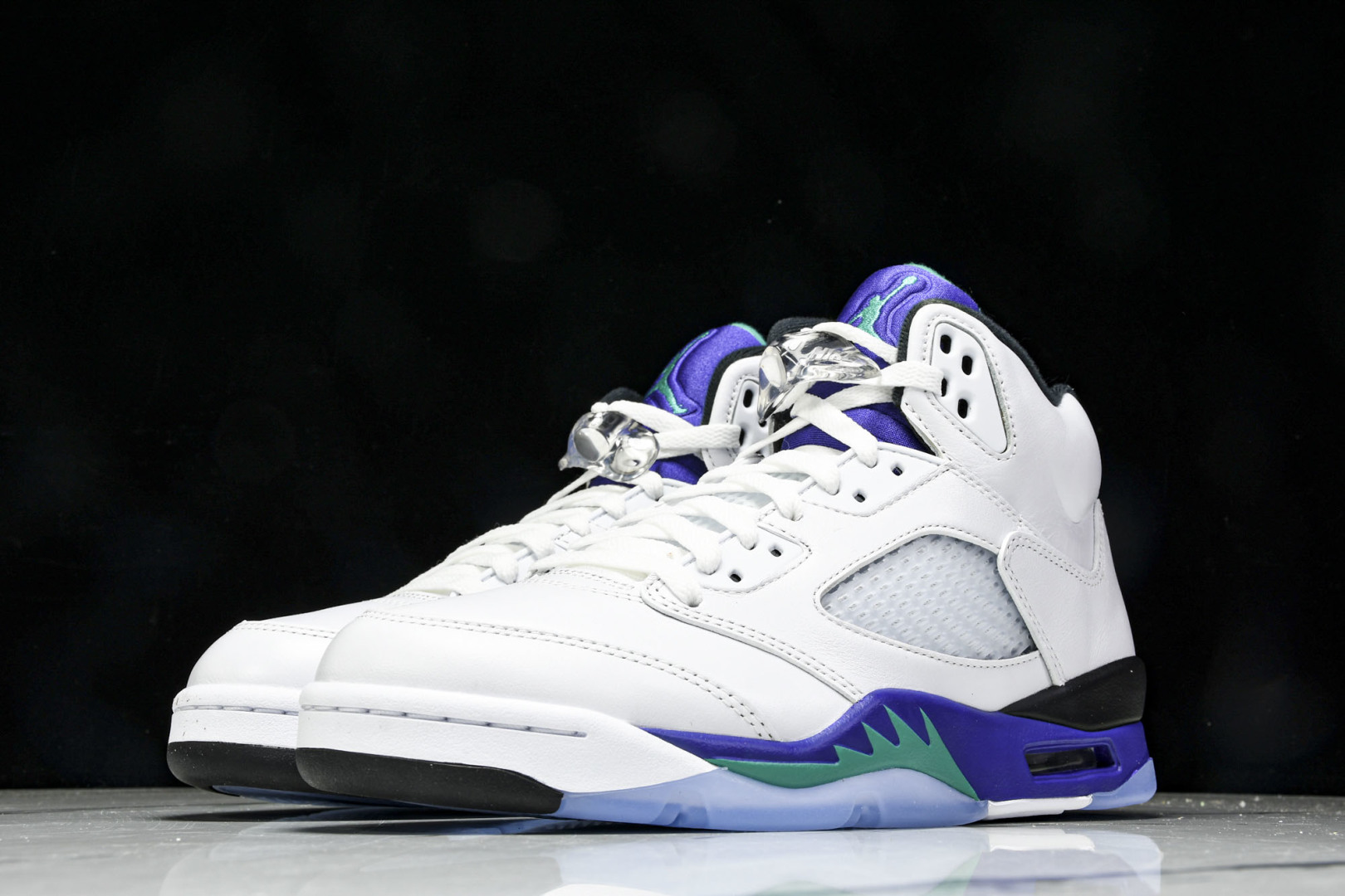 AJ5白紫 尺码40-48.5

纯原版出品-Air Jordan 5 Retro 2025 GraPe