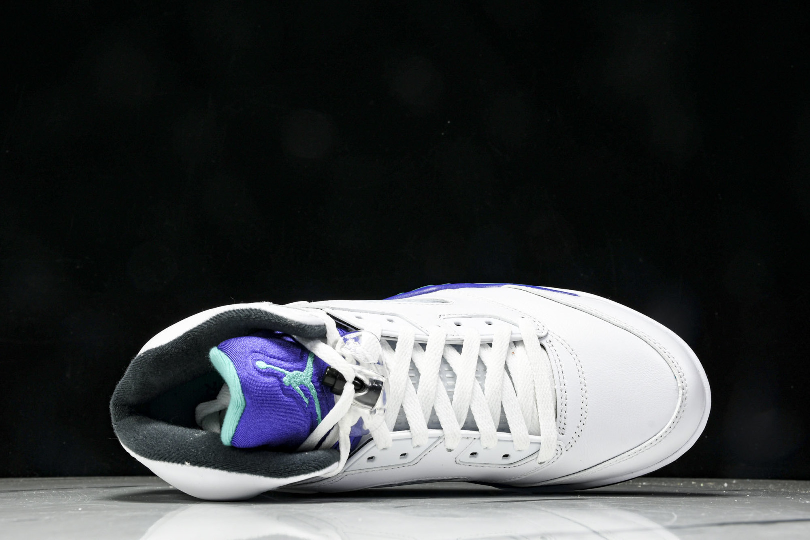 AJ5白紫 尺码40-48.5

纯原版出品-Air Jordan 5 Retro 2025 GraPe