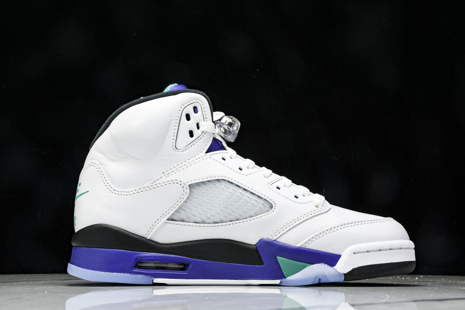 AJ5白紫 尺码40-48.5

纯原版出品-Air Jordan 5 Retro 2025 GraPe