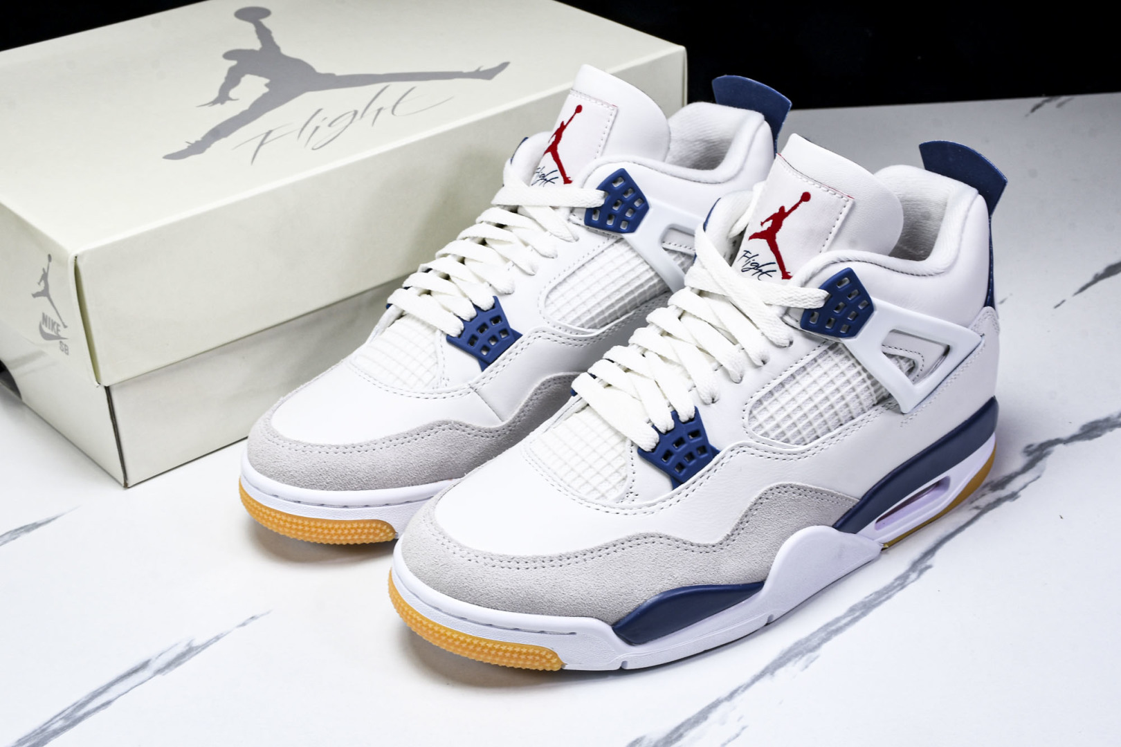AJ4 尺码40-48.5

纯原版出品-Air Jordan 4 Retro SB Navy 海军蓝 