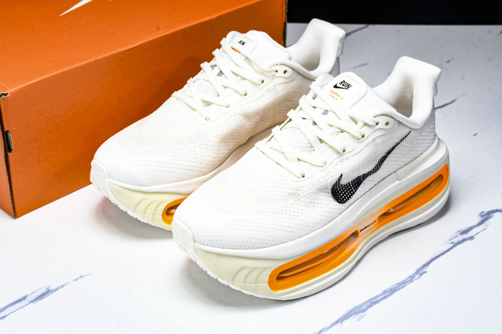 Zoom 尺码36-45

纯原版出品-Air Zoom Premium 耐克网面厚底气垫跑鞋 FN84