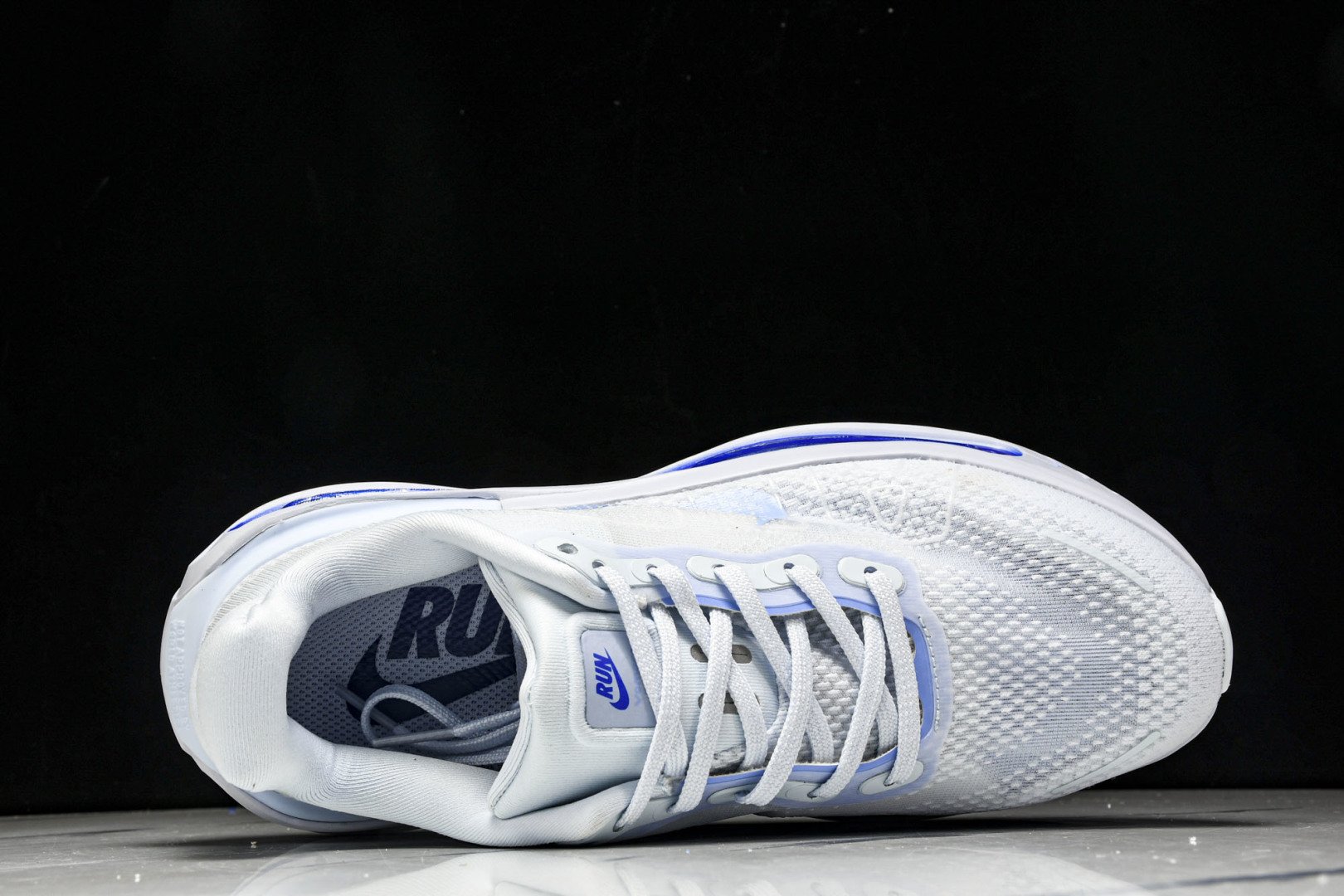 Zoom 尺码36-45

纯原版出品- Air Zoom Zoom Premium 耐克网面厚底气垫跑