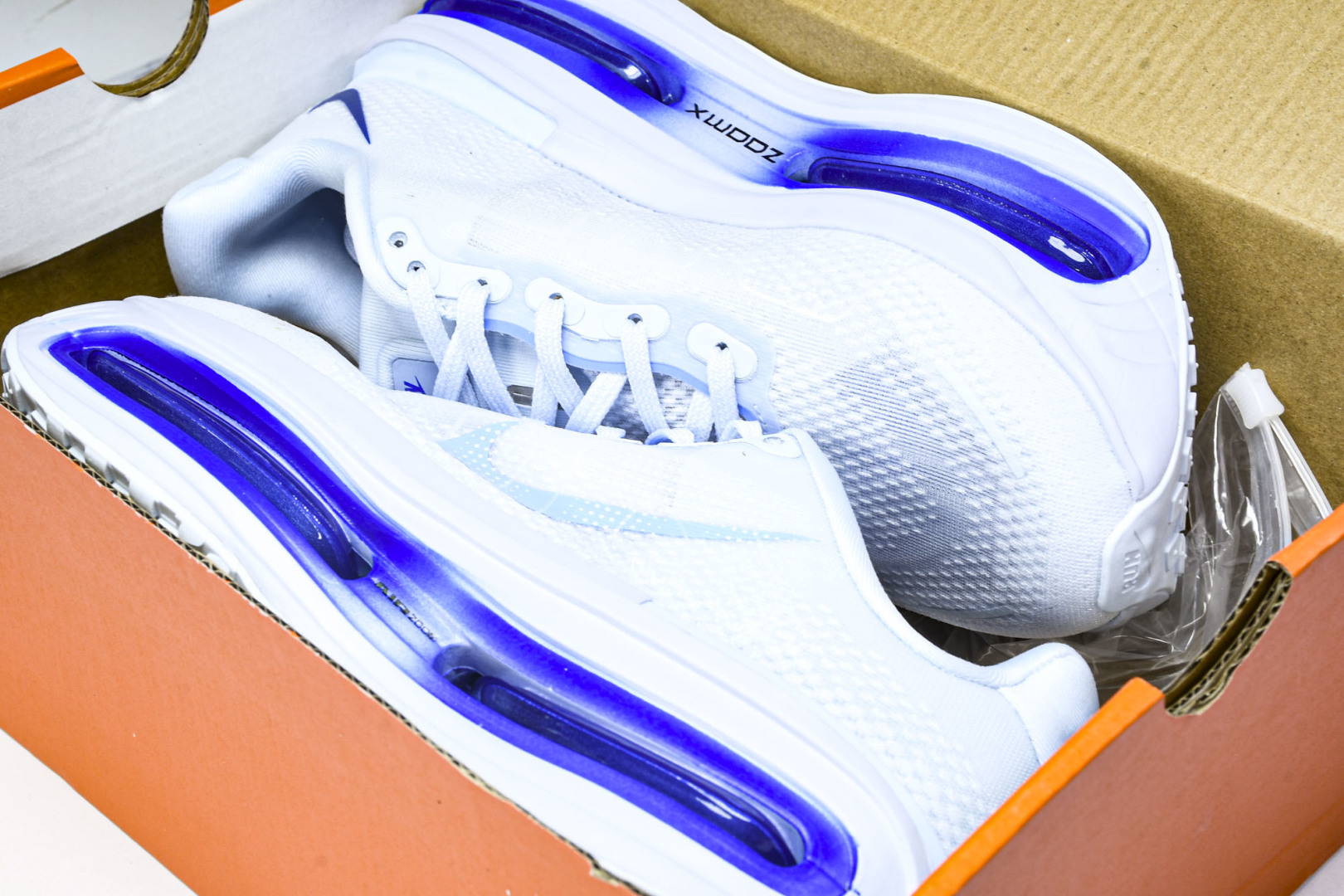 Zoom 尺码36-45

纯原版出品- Air Zoom Zoom Premium 耐克网面厚底气垫跑