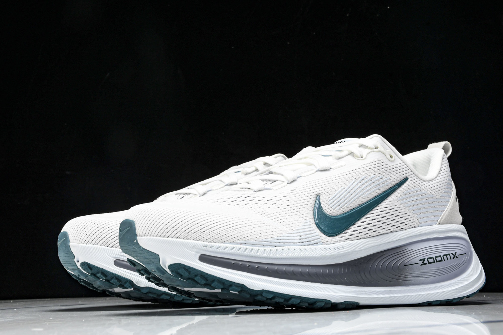 Zoom 尺码36-46

纯原版出品-Air Zoom Vomero 18 登月18 2025新款缓震