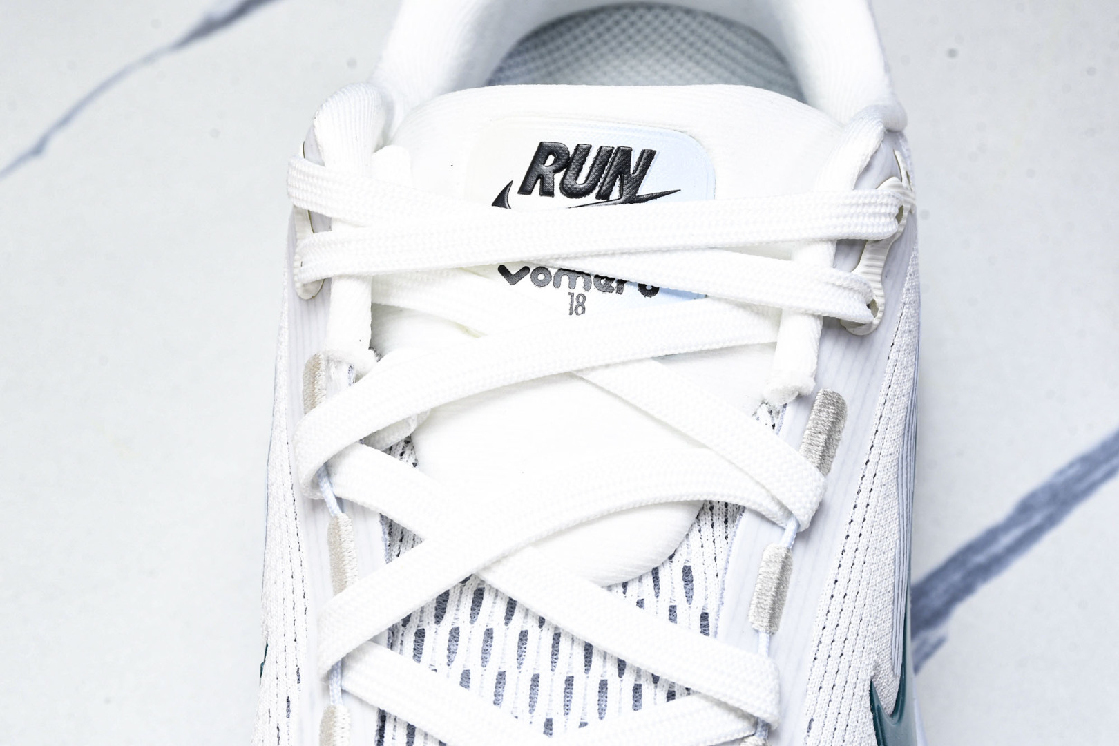 Zoom 尺码36-46

纯原版出品-Air Zoom Vomero 18 登月18 2025新款缓震