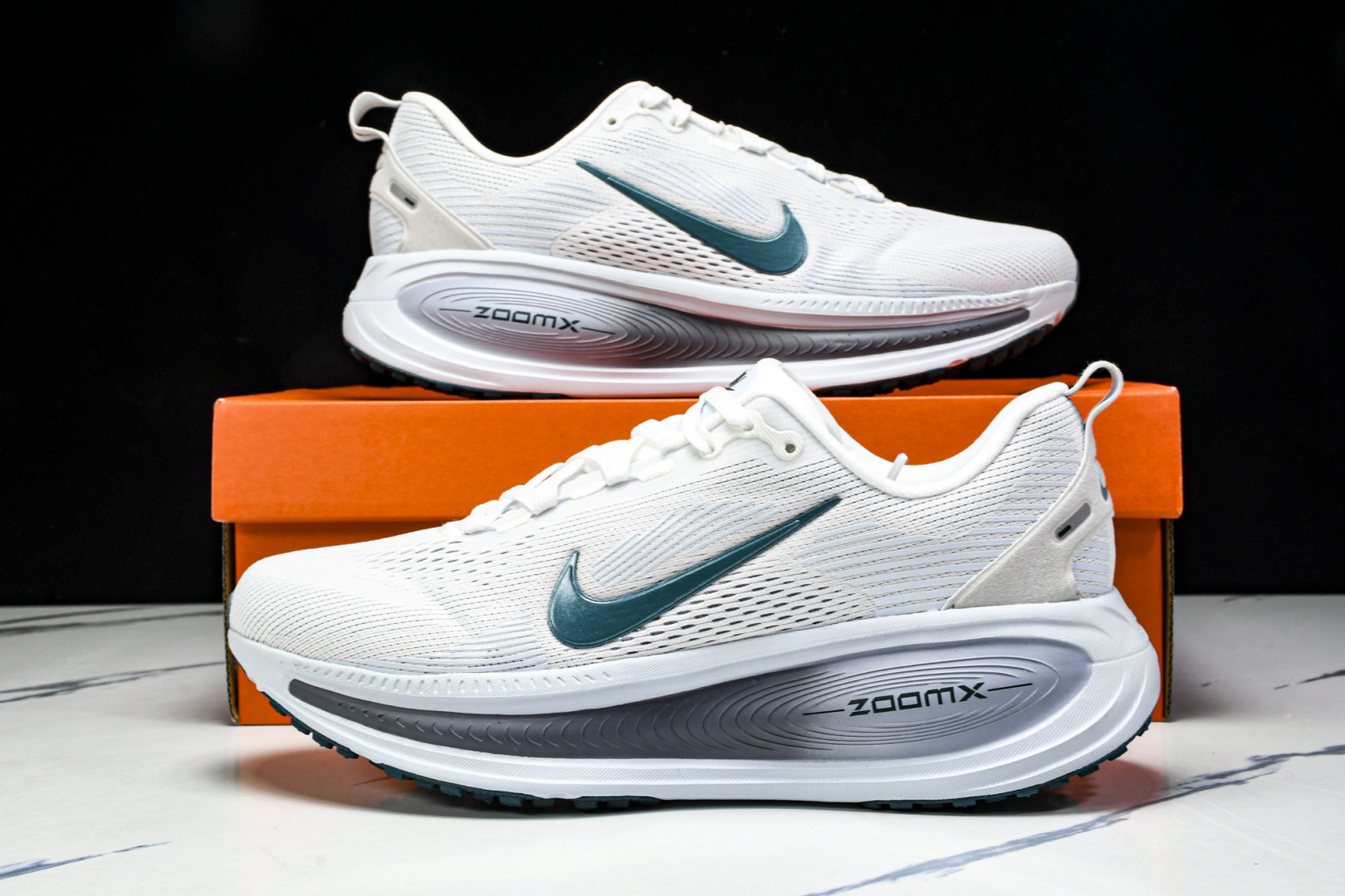 Zoom 尺码36-46

纯原版出品-Air Zoom Vomero 18 登月18 2025新款缓震