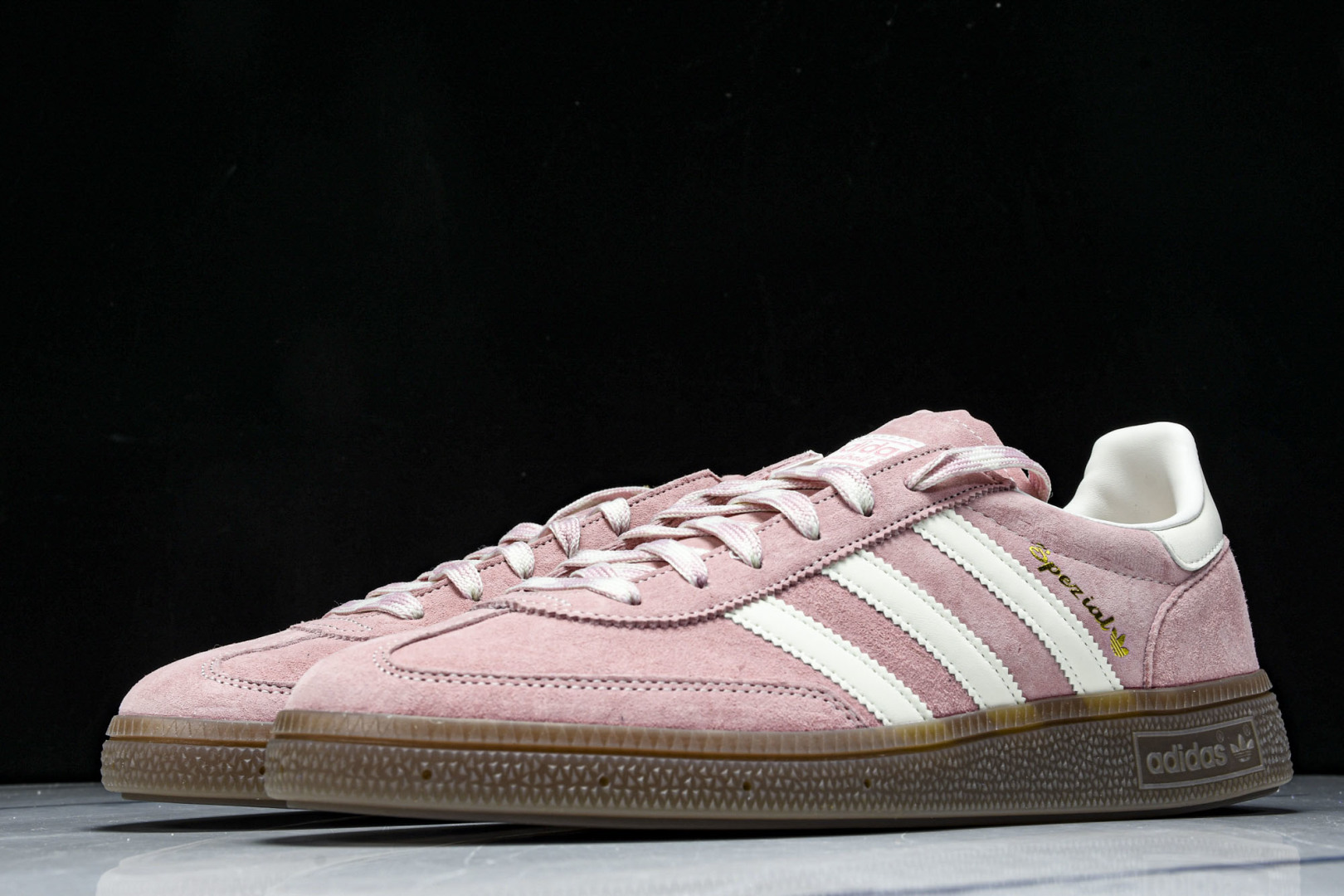 Originals 尺码36-45

纯原版出品-Handball SPezial 阿迪达斯经典款复古休