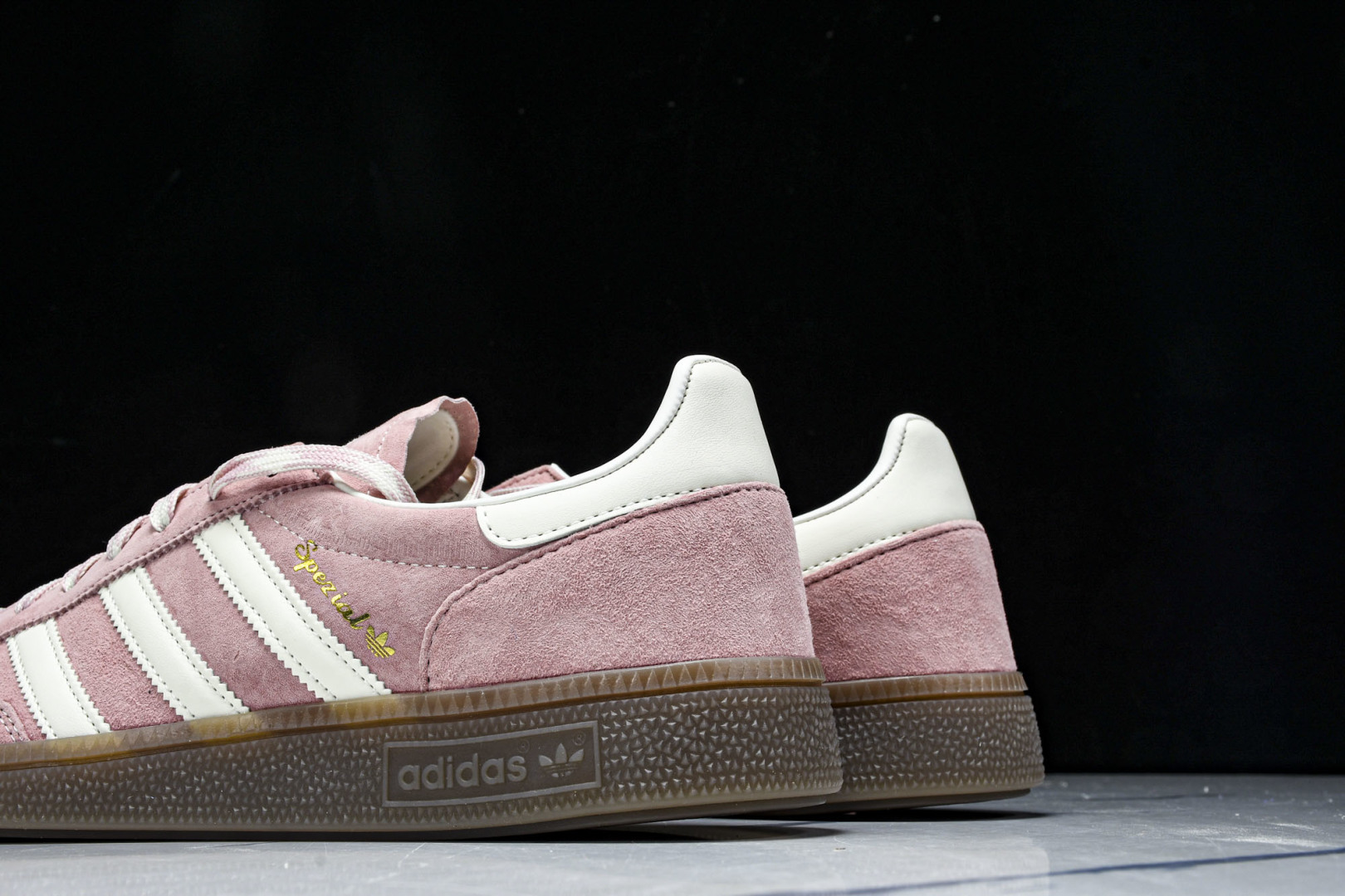 Originals 尺码36-45

纯原版出品-Handball SPezial 阿迪达斯经典款复古休