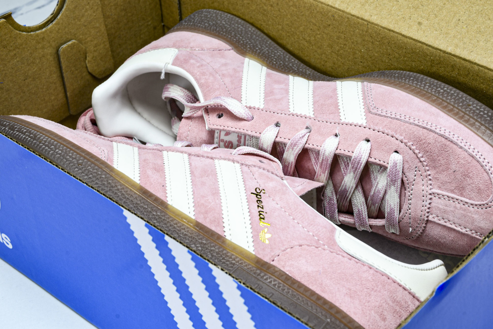 Originals 尺码36-45

纯原版出品-Handball SPezial 阿迪达斯经典款复古休
