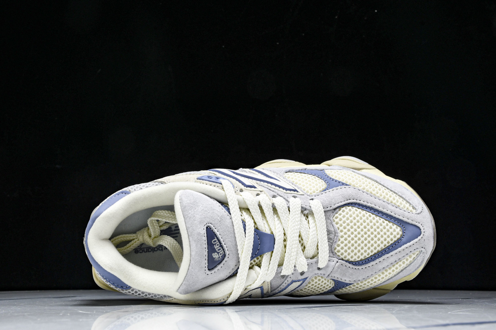 NB9060 尺码36-46.5

纯原版出品-New Balance NB9060 联名款 复古休闲运