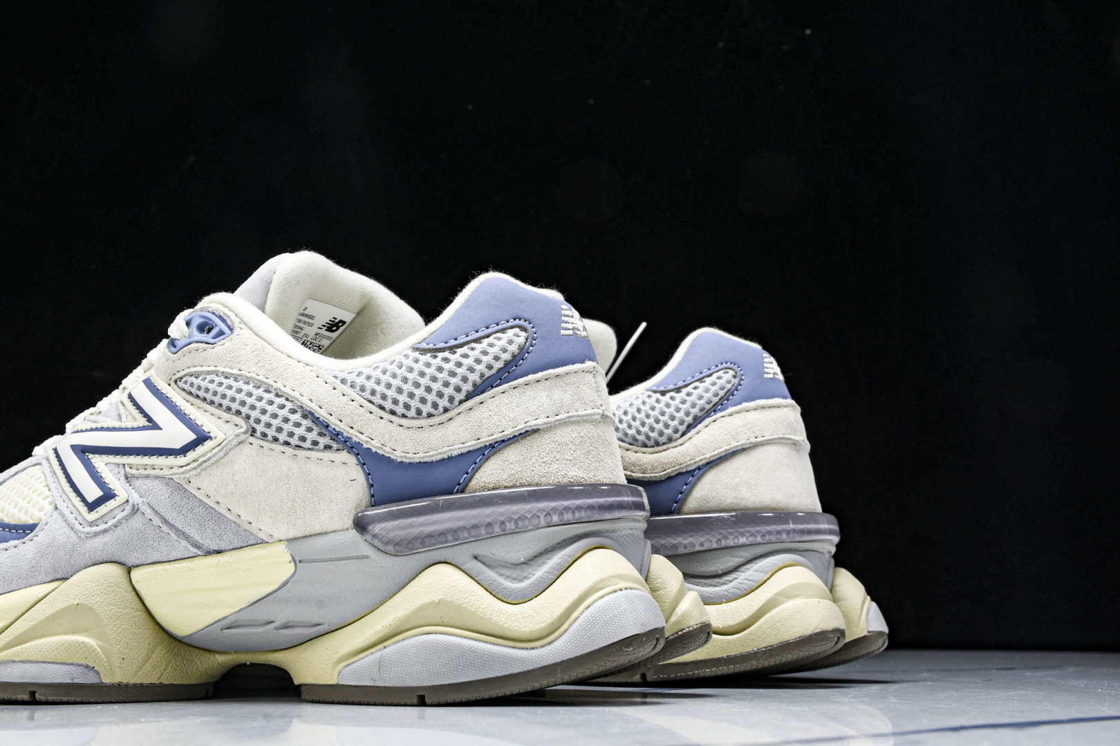 NB9060 尺码36-46.5

纯原版出品-New Balance NB9060 联名款 复古休闲运