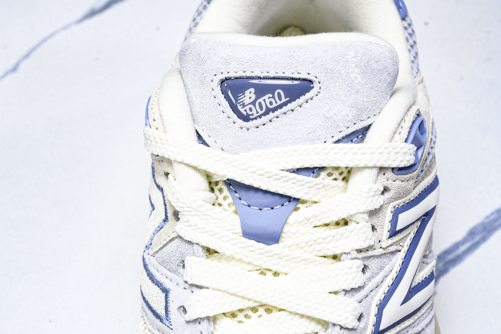 NB9060 尺码36-46.5

纯原版出品-New Balance NB9060 联名款 复古休闲运