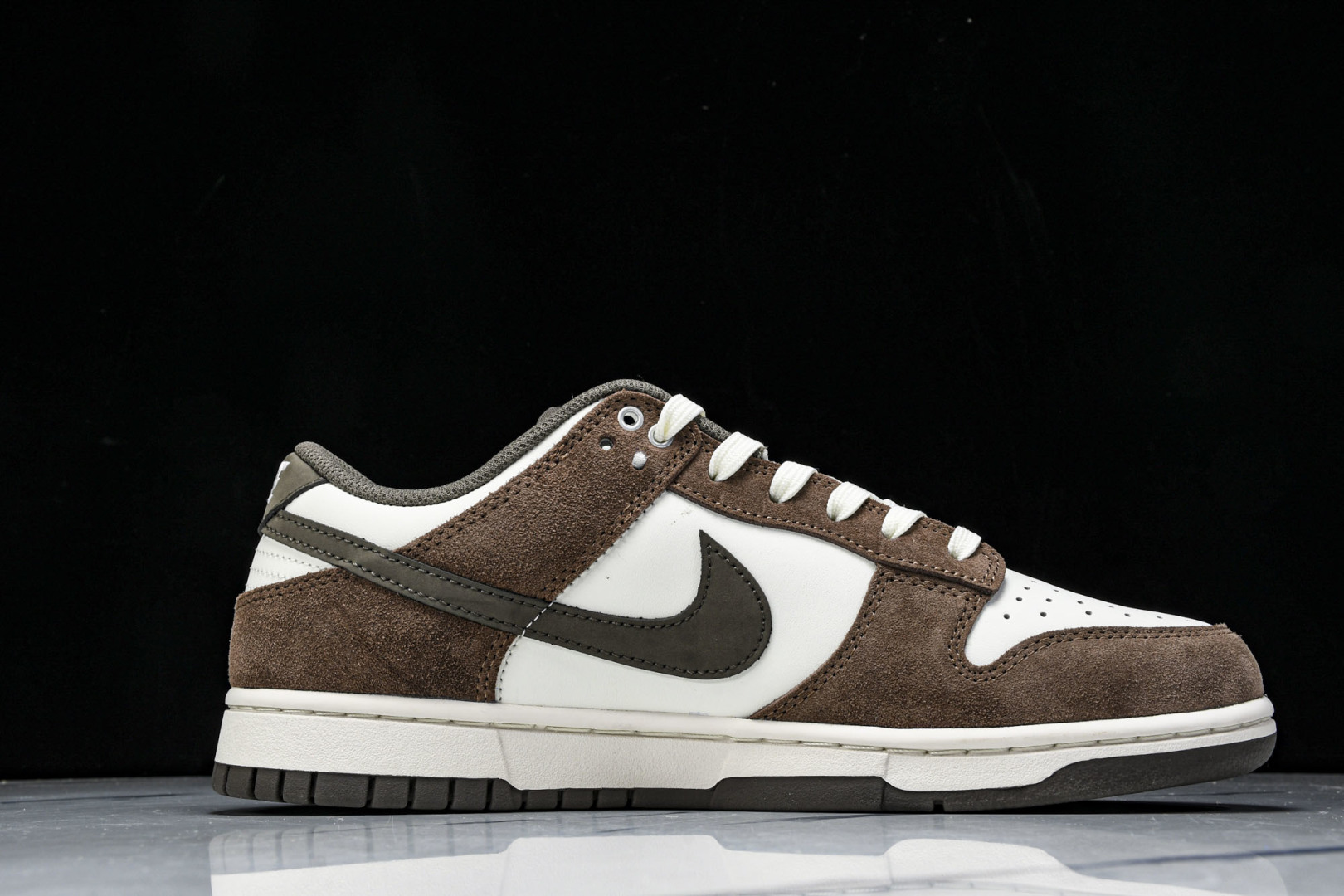 Dunk 尺码40-46.5

纯原版出品-SB Dunk Low 联名 白咖色 高端定制 低帮休闲板鞋