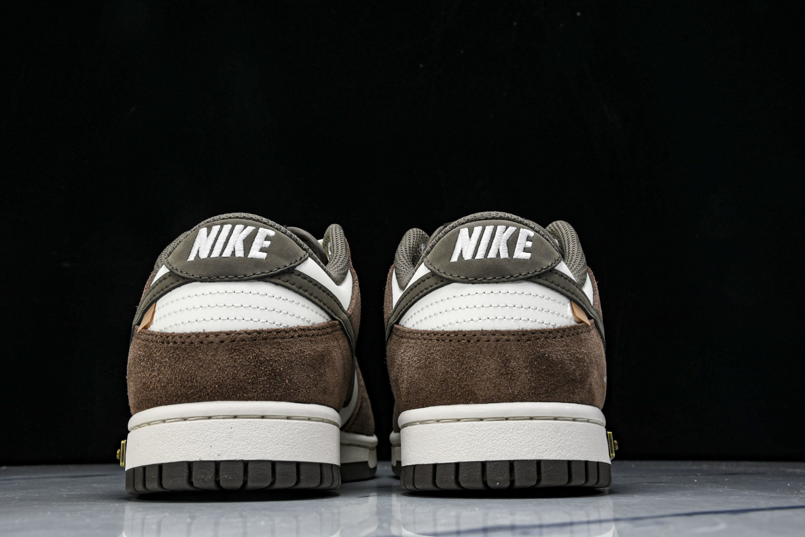Dunk 尺码40-46.5

纯原版出品-SB Dunk Low 联名 白咖色 高端定制 低帮休闲板鞋