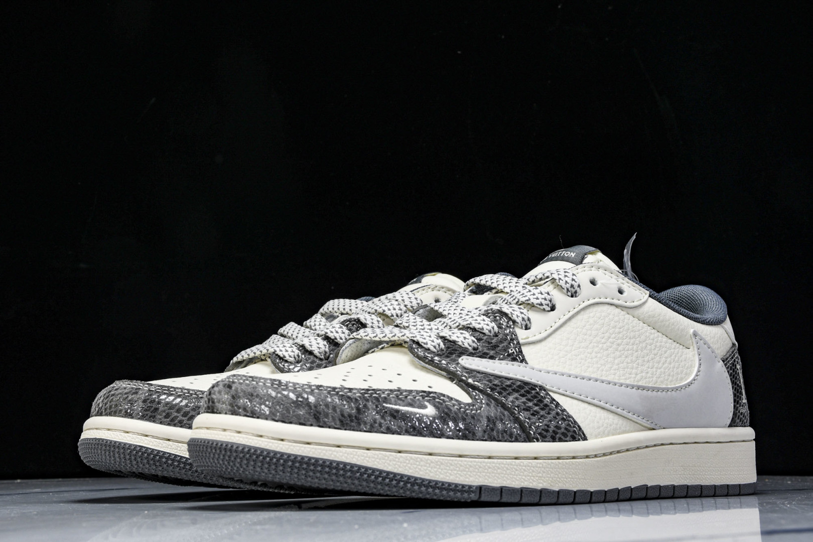 Low 尺码36-45

纯原版出品-Travis Scott x Fragment Design x 