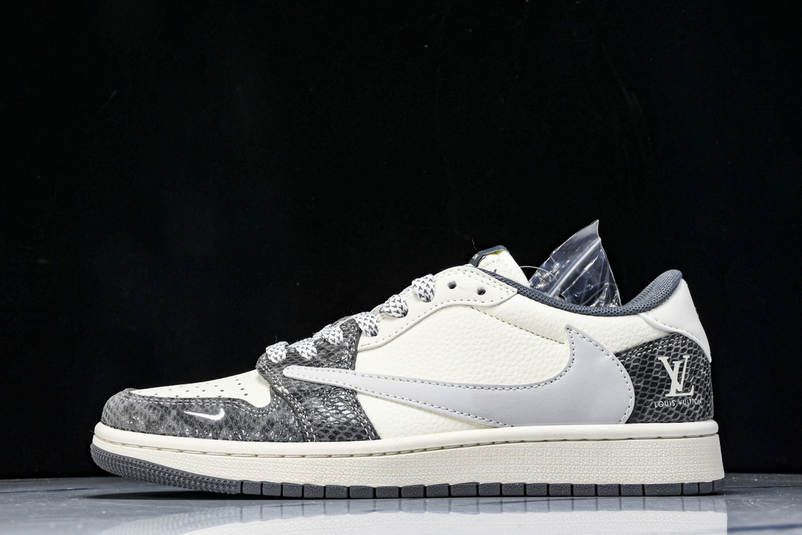 Low 尺码36-45

纯原版出品-Travis Scott x Fragment Design x 