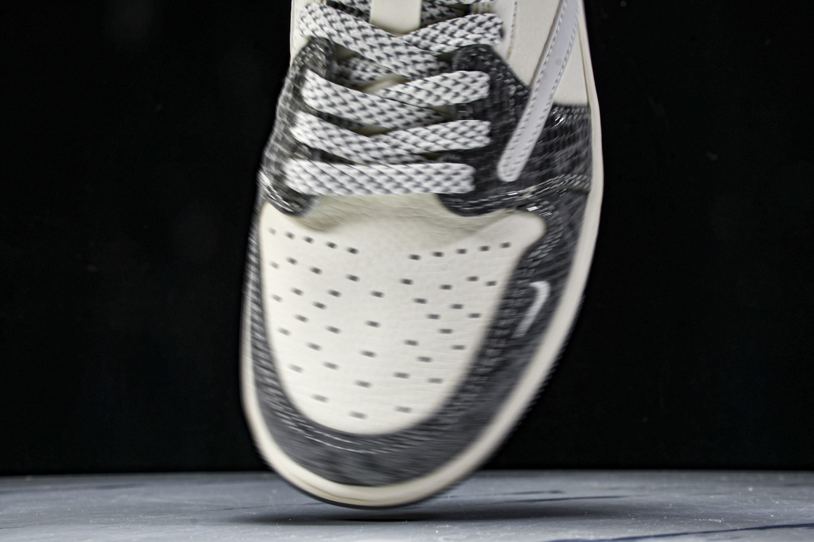 Low 尺码36-45

纯原版出品-Travis Scott x Fragment Design x 