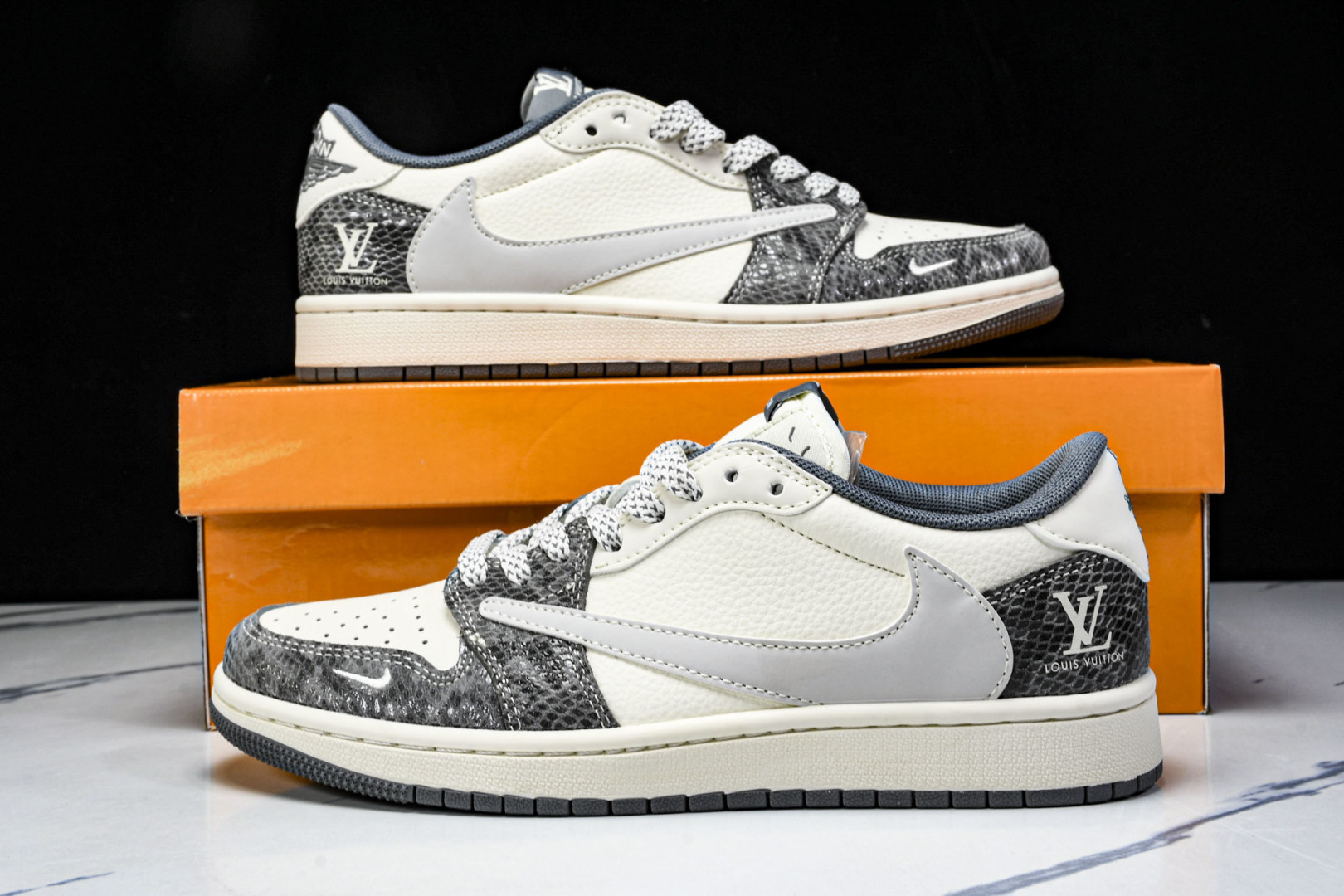 Low 尺码36-45

纯原版出品-Travis Scott x Fragment Design x 