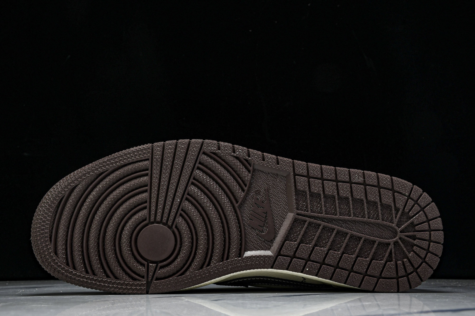 Low 尺码36-45

纯原版出品-Travis Scott x Fragment Design x 