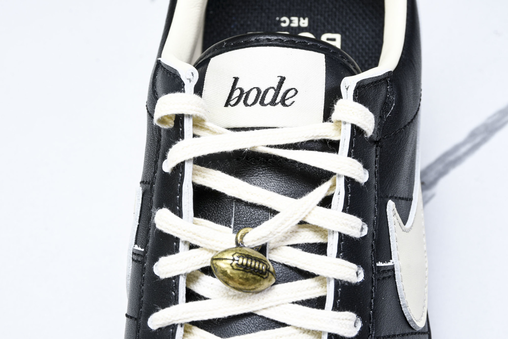 
Grabber 尺码36-46

纯原版出品-Bode x Nk Astro Grabber 联名款徳